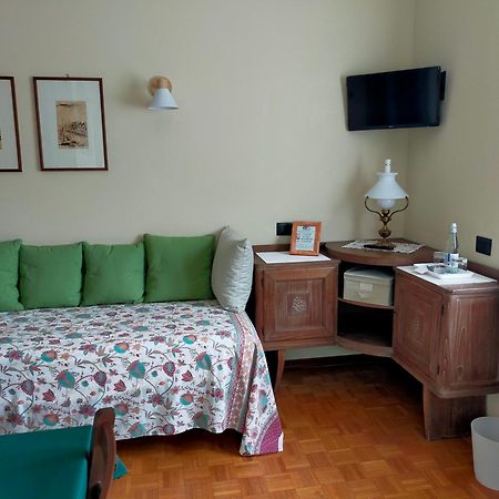 Bed and Breakfast La Via del Sole Susa Esterno foto